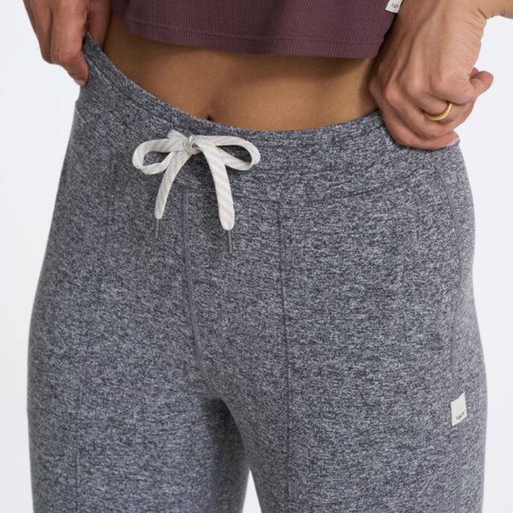 Vuori Halo Wide Leg Flare Pant - Size Small, Heather Grey - Picture 4 of 9